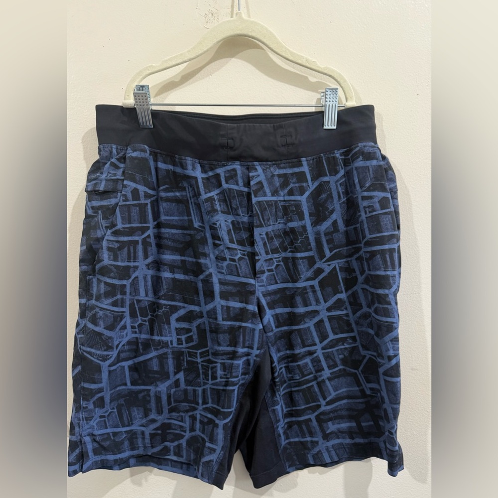 Lululemon Athletica Black and Blue Patterned Athletic Shorts